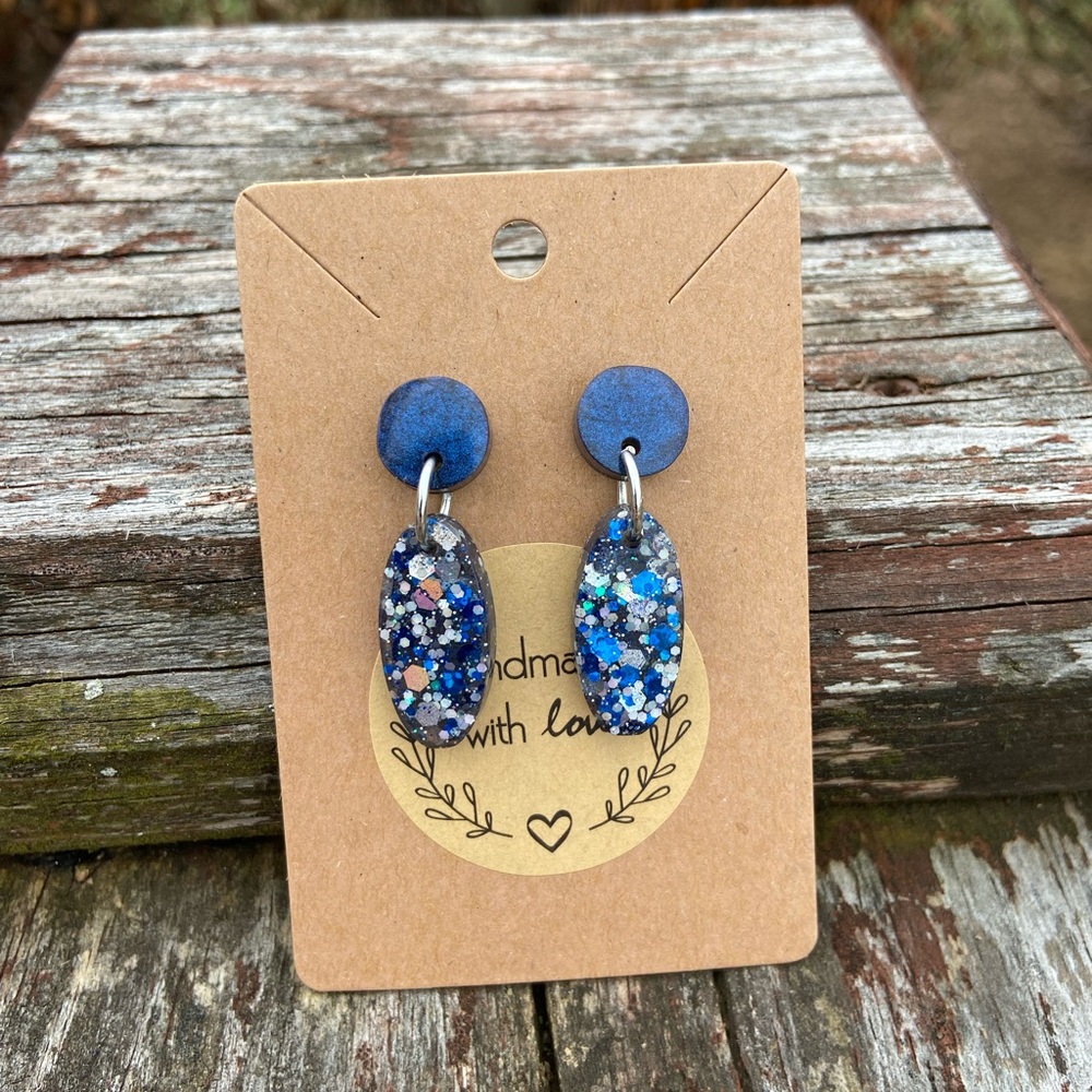💋2/$14💋 Blue Blazes Handmade Resin Earrings
